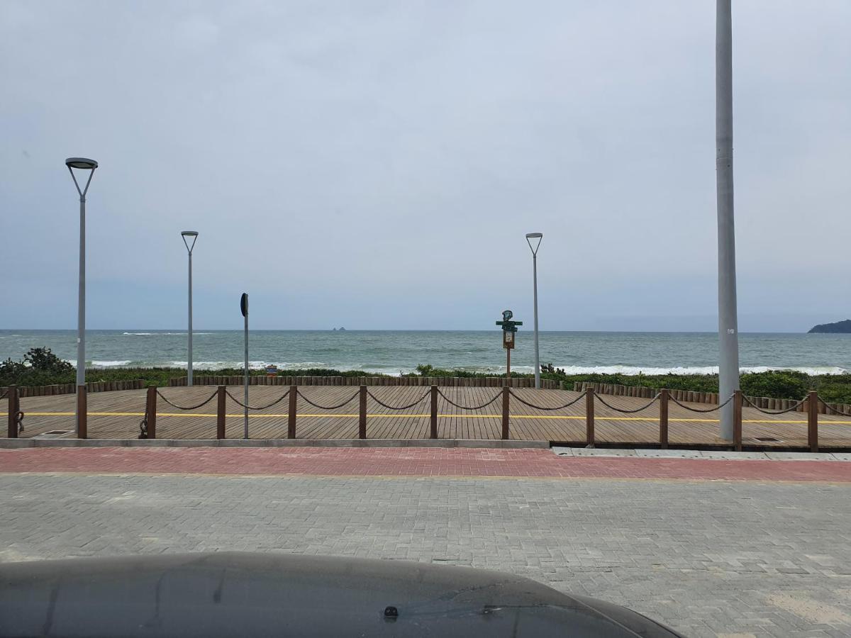 Apto Solar Da Praia Piçarras Buitenkant foto